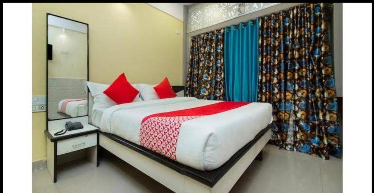 Hotel Swaraj Logde Panvel Ngoại thất bức ảnh