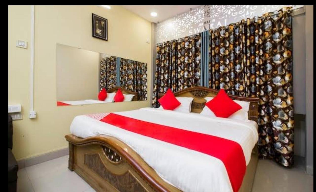 Hotel Swaraj Logde Panvel Ngoại thất bức ảnh