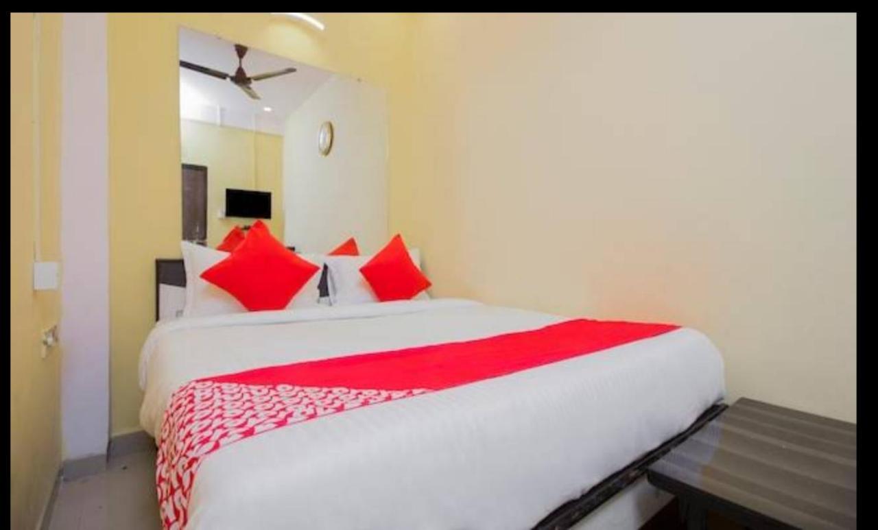 Hotel Swaraj Logde Panvel Ngoại thất bức ảnh