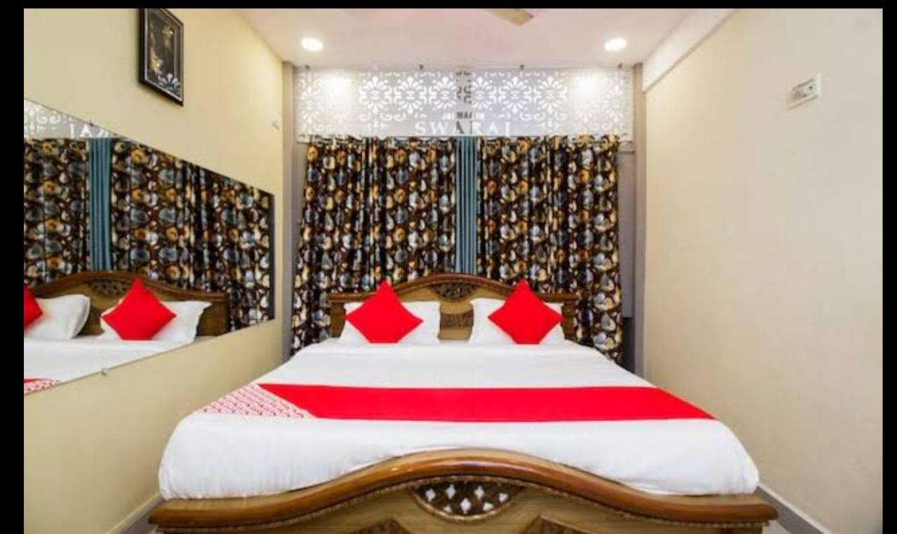 Hotel Swaraj Logde Panvel Ngoại thất bức ảnh